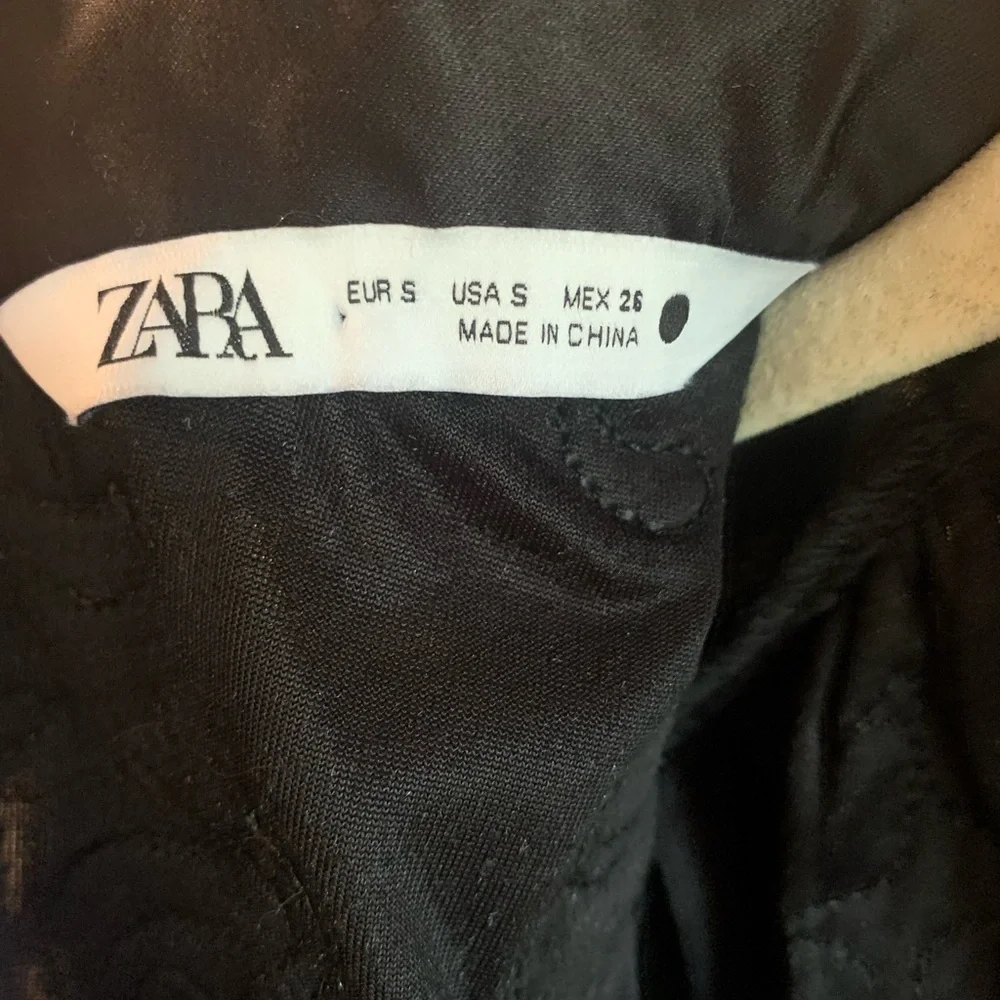 ZARA Bloggers Favorite Black Combination Velvet Mock Neck Baroque Top US Small - Picture 8 of 11